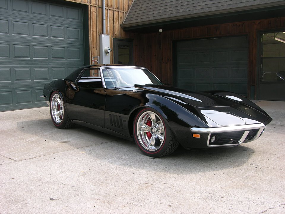 Black Corvette Redline Tires