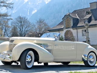 Classic Car w/ White Walls